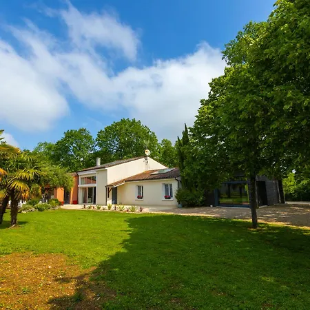 Villa-des-eaux Claires Villa