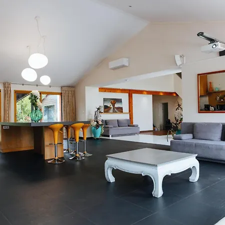 Villa-des-eaux Claires Villa